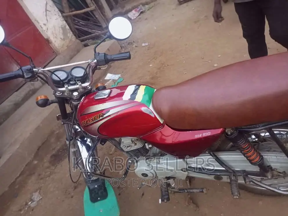 Bajaj Boxer 100 2022 Red