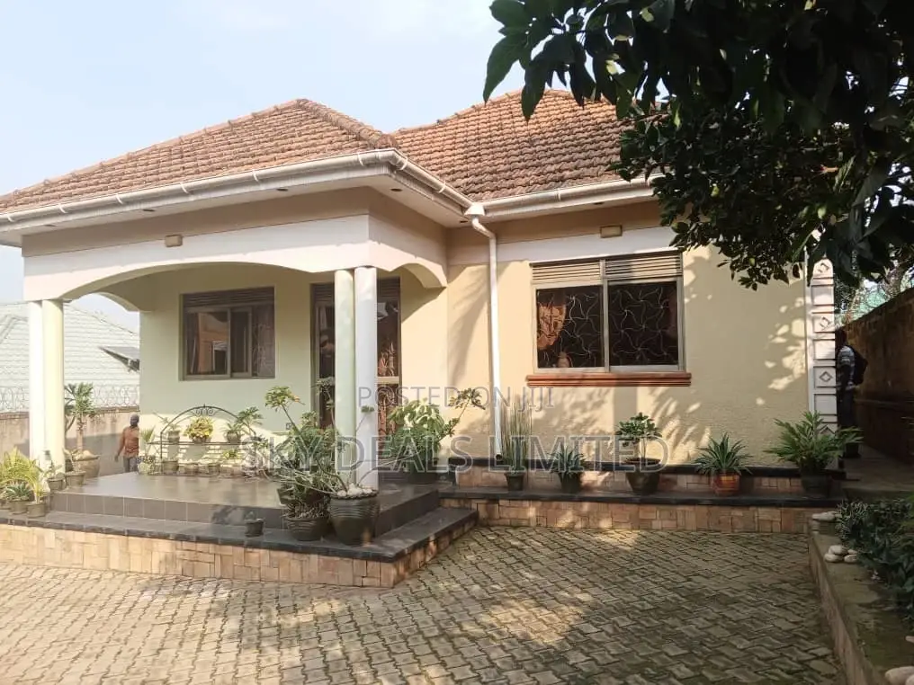 3bdrm Bungalow in Kisaasi, Nakawa for rent