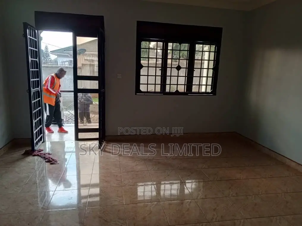 4bdrm Bungalow in Kyanja, Nakawa for sale