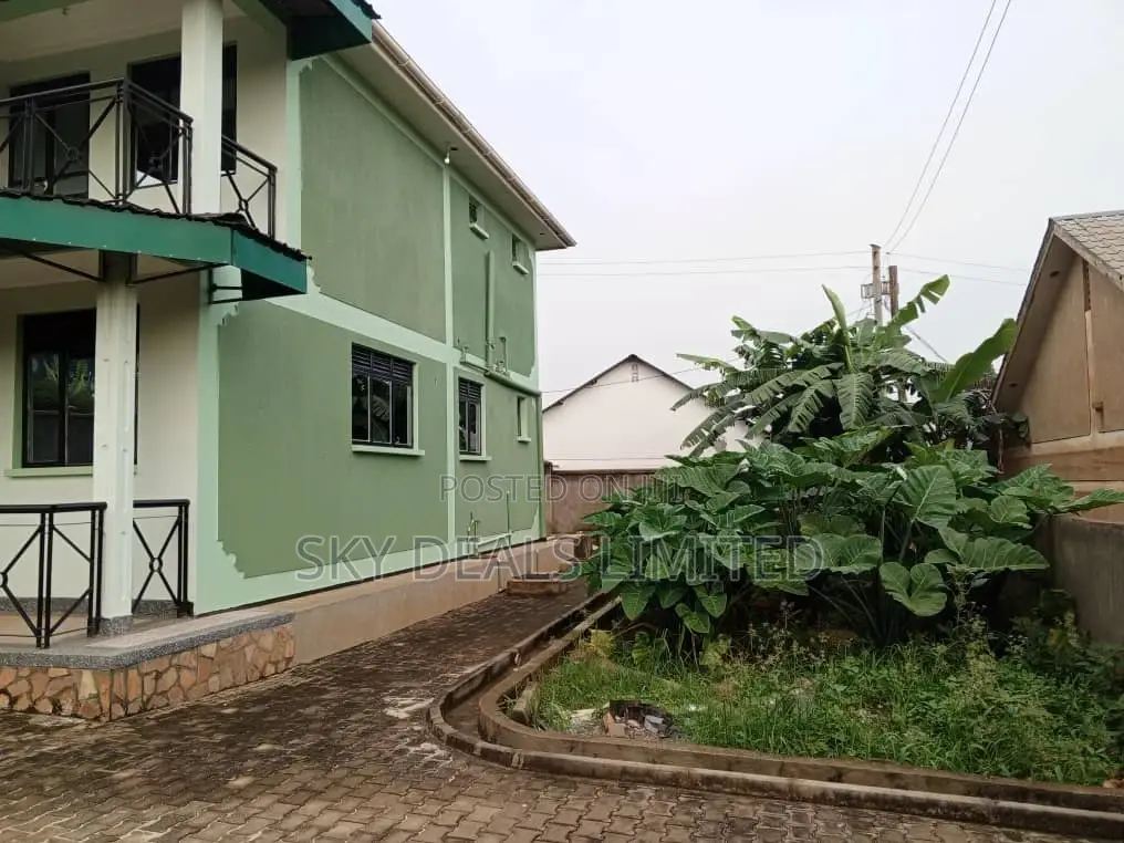 4bdrm Bungalow in Kyanja, Nakawa for sale