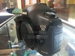 CANON EOS 5D Mark Iii Body (Professional Camera)