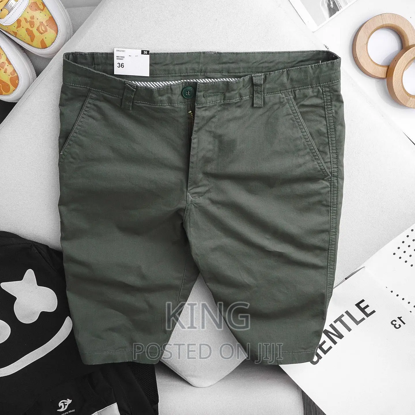 Short. Kaki Gray/Green
