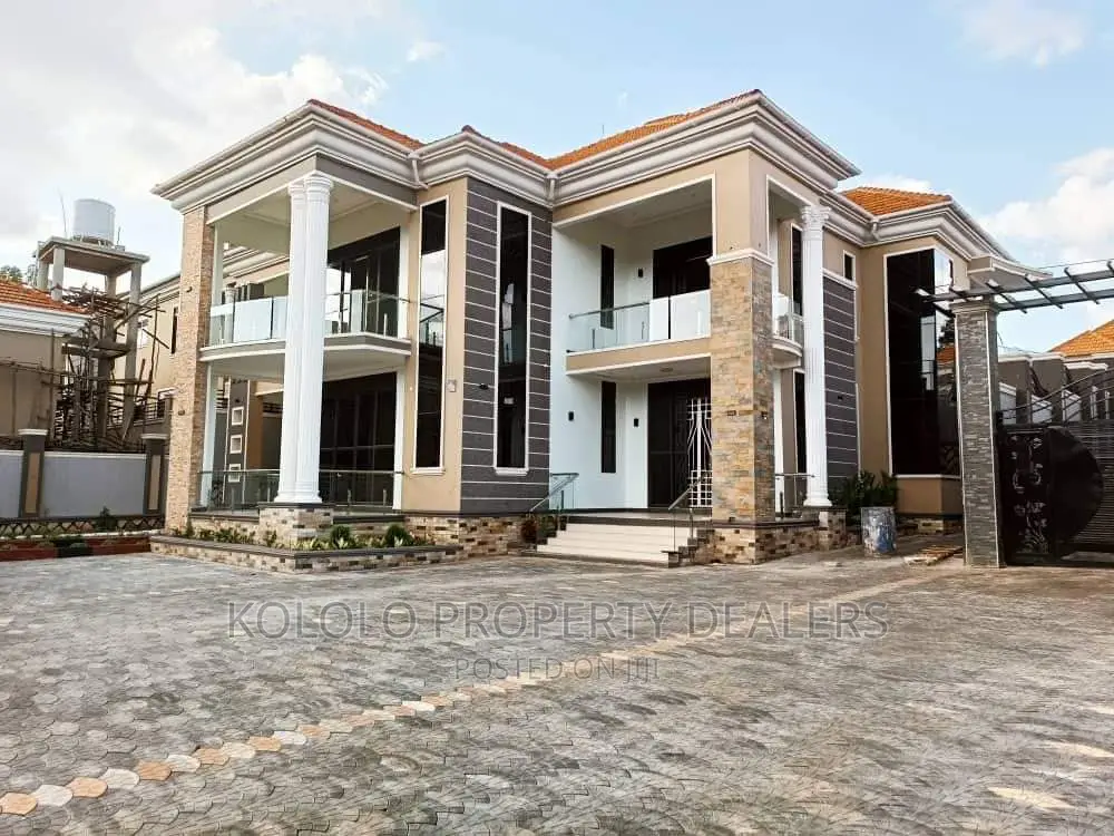 7bdrm Mansion in Kira, Central Division for sale