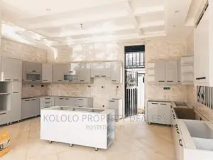 7bdrm Mansion in Kira, Central Division for sale