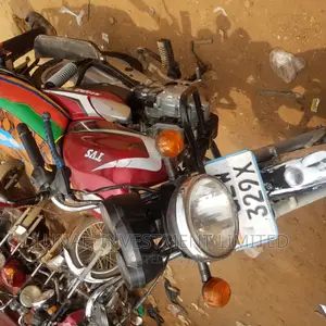 TVS HLX 125 2022 Red