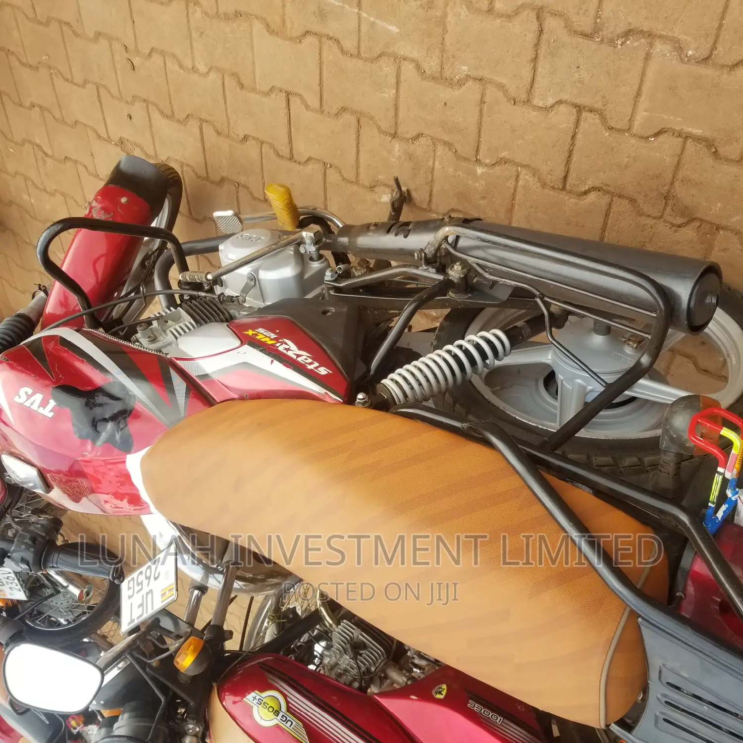 TVS HLX 125 2022 Red