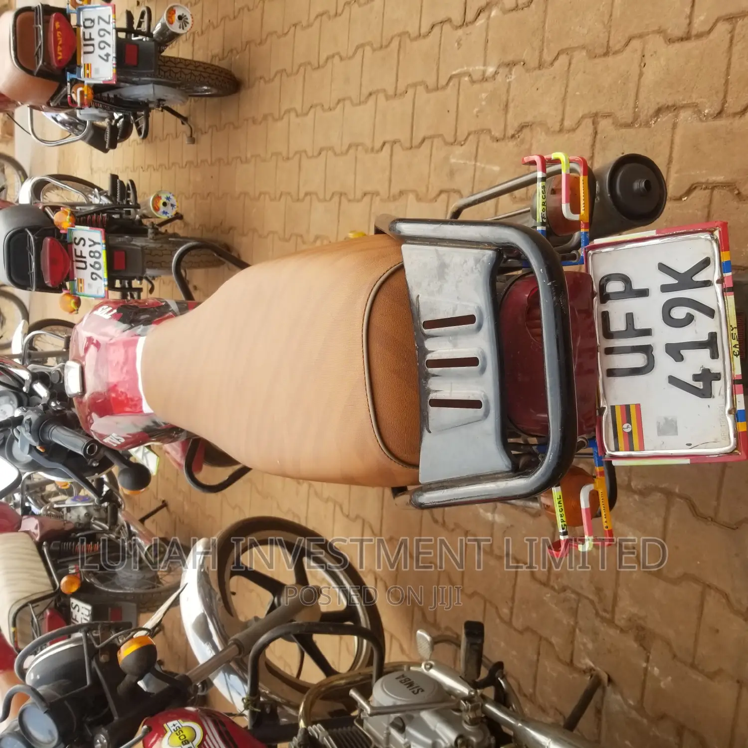 TVS HLX 125 2022 Red