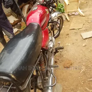 Bajaj Discover 100 2023 Red