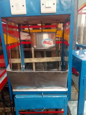 Pop Corn Machine