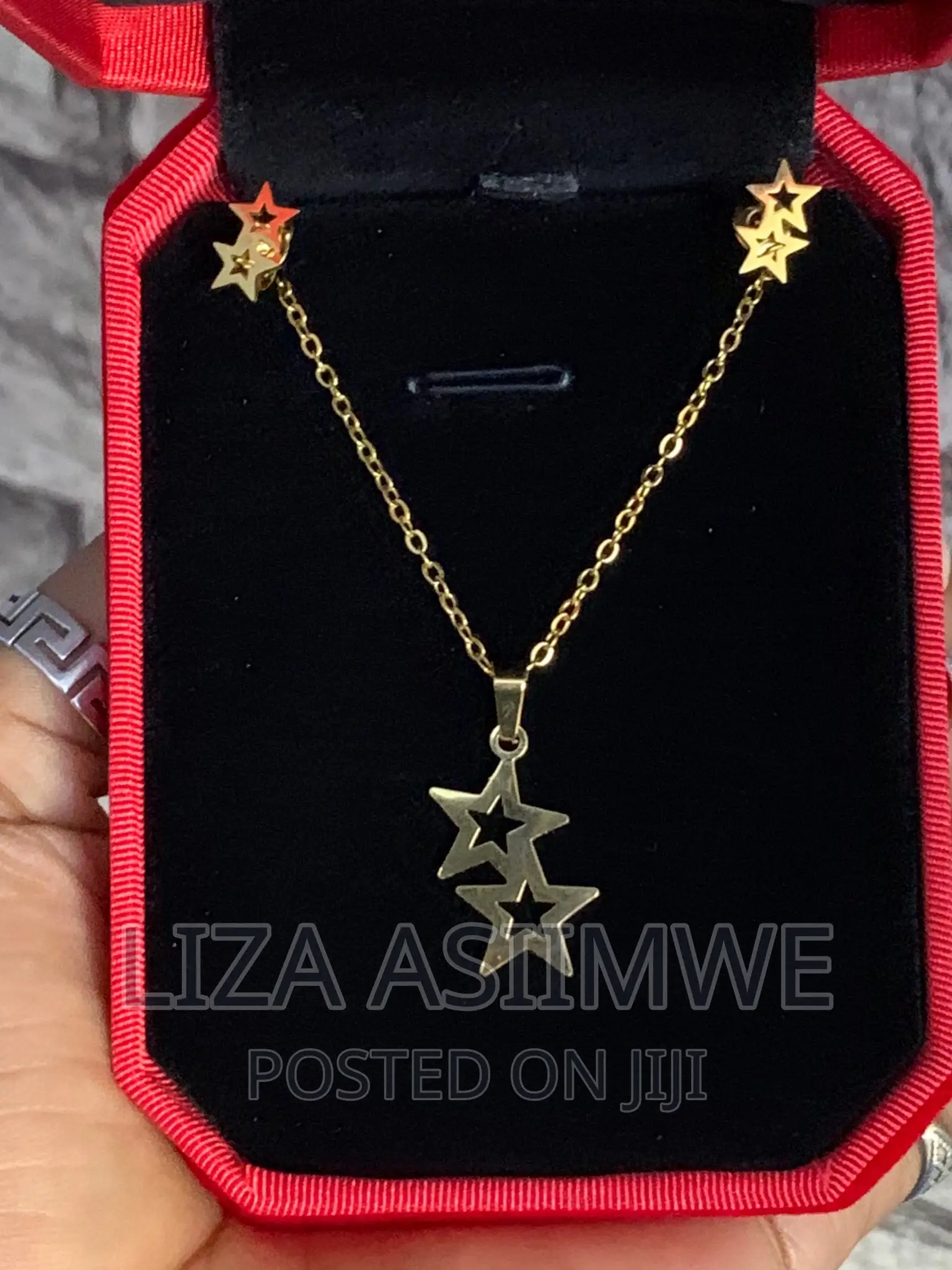 Lady’S Necklaces