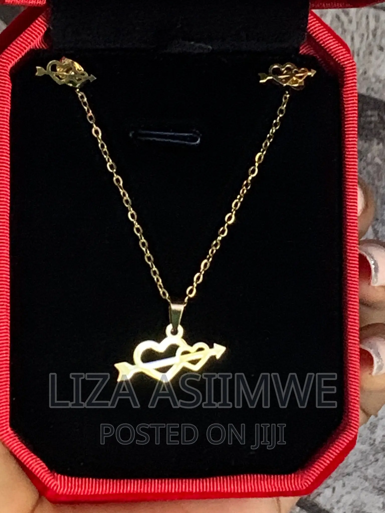 Lady’S Necklaces