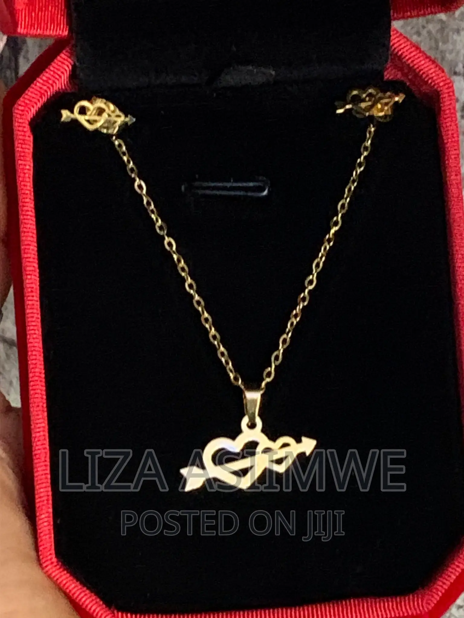 Lady’S Necklaces
