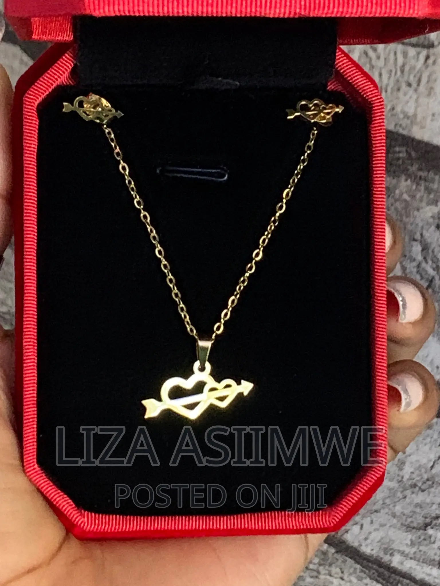 Lady’S Necklaces