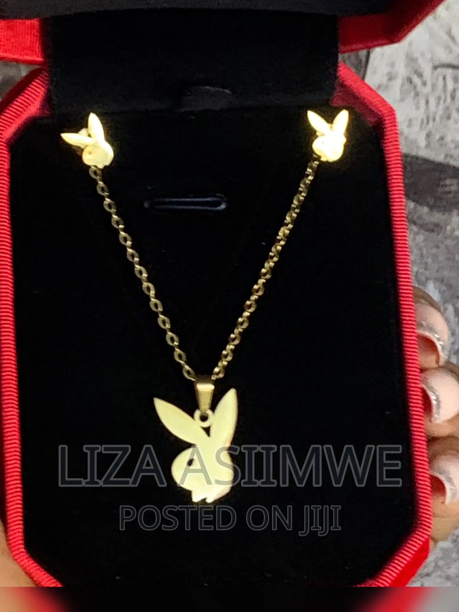 Lady’S Necklaces