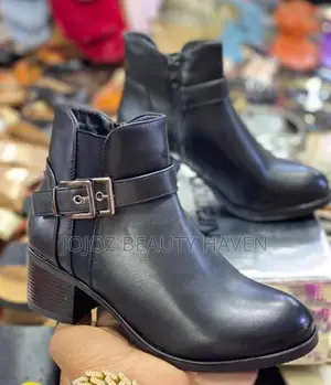 Ladies Fashionable Boots