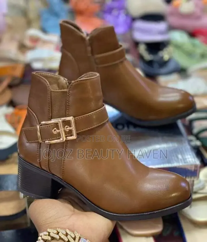 Ladies Fashionable Boots