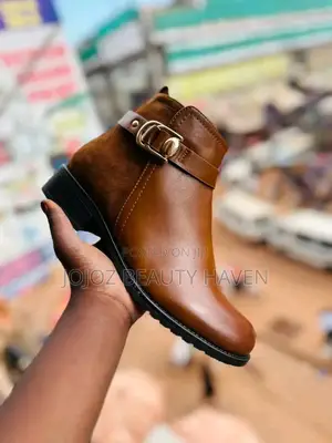Ladies Fashionable Boots