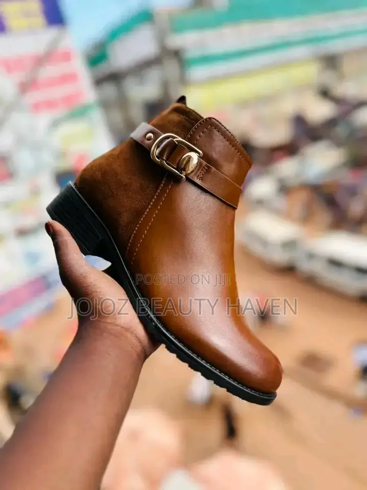 Ladies Fashionable Boots
