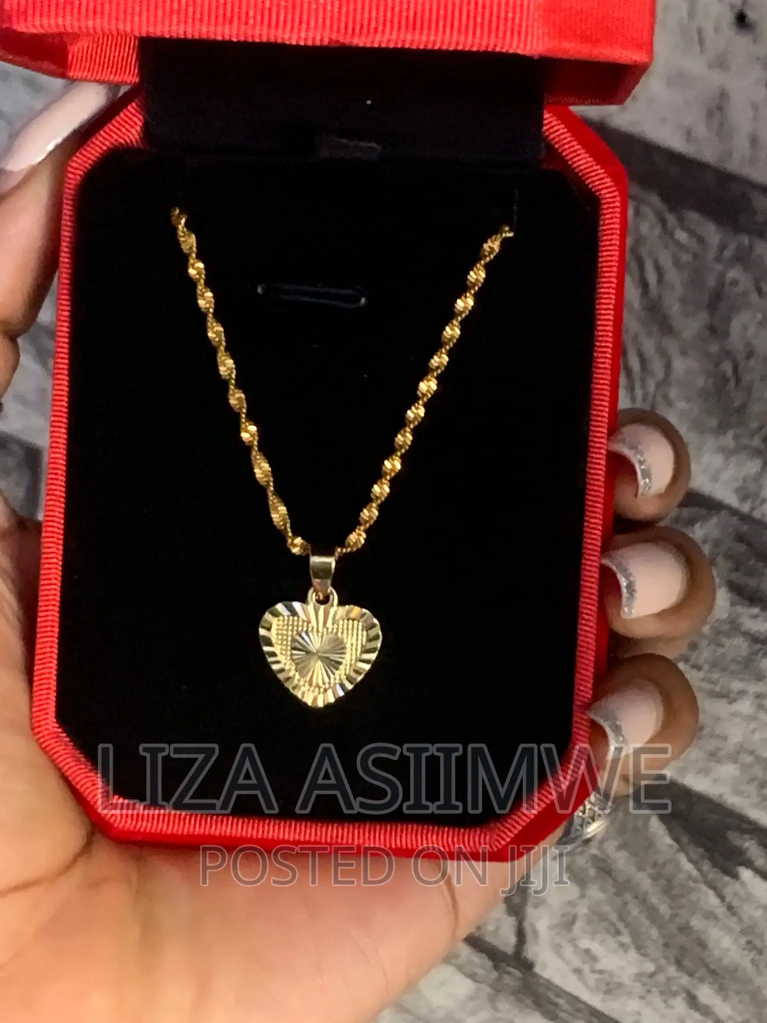 Lady’S Simple Necklaces
