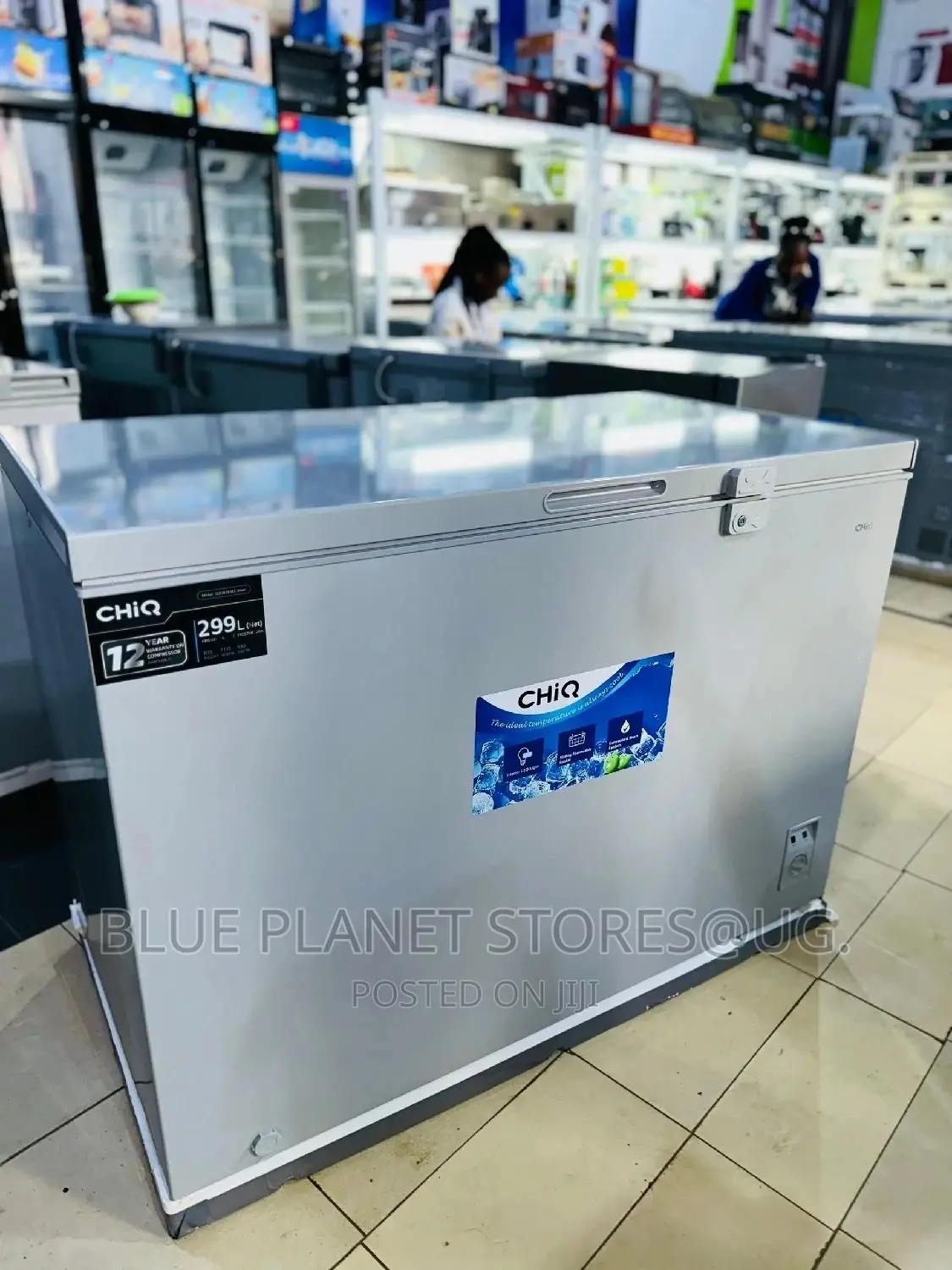 Chiq 380litres Chest/Deep Freezers \\ Gray \\ Ccf381