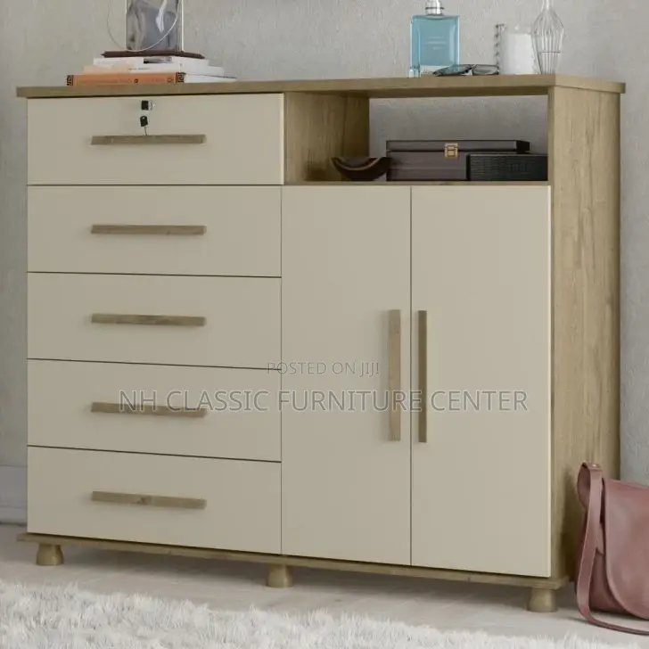 Chase of Drawers/ Chase of Drawers/ Chase of Drawers