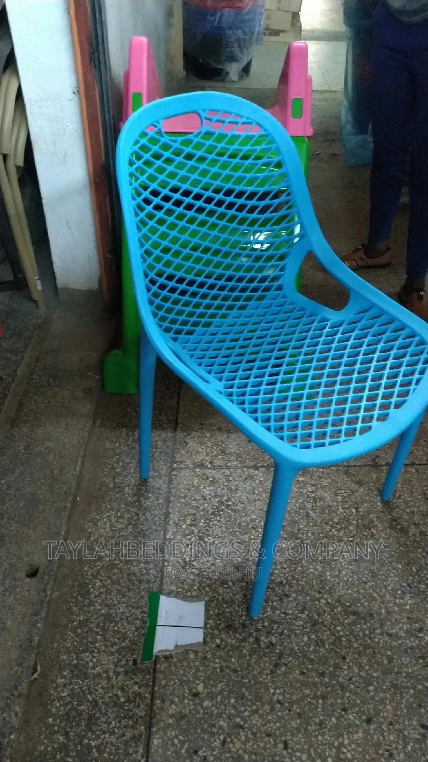 Blue Mat Designer Plastic Chair