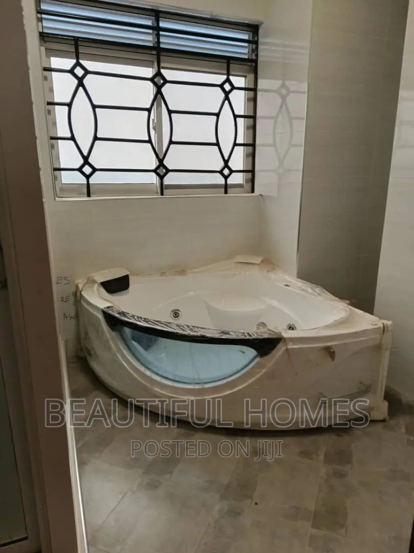 Furnished 6bdrm Mansion in Bwebajja Akright, Central Division for sale