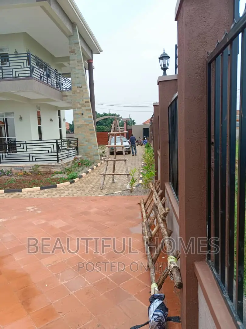 Furnished 6bdrm Mansion in Bwebajja Akright, Central Division for sale