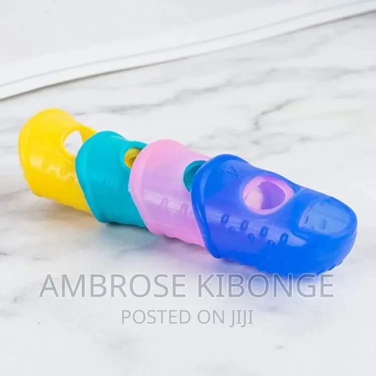 4pcs Guitar String Fingertip Guard Protector Silicone Press.
