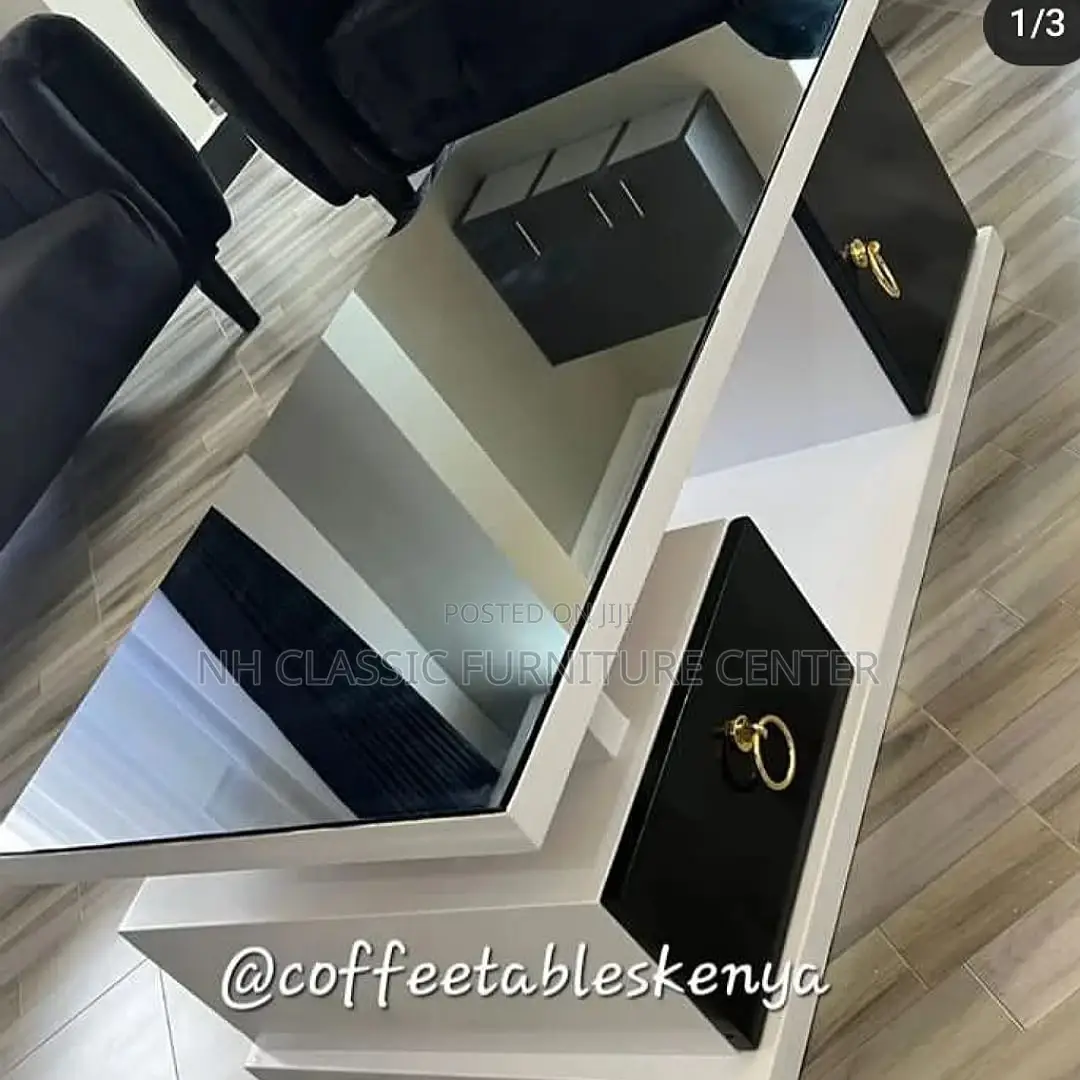 Center Table/ Center Table/ Center Table/ Center Table