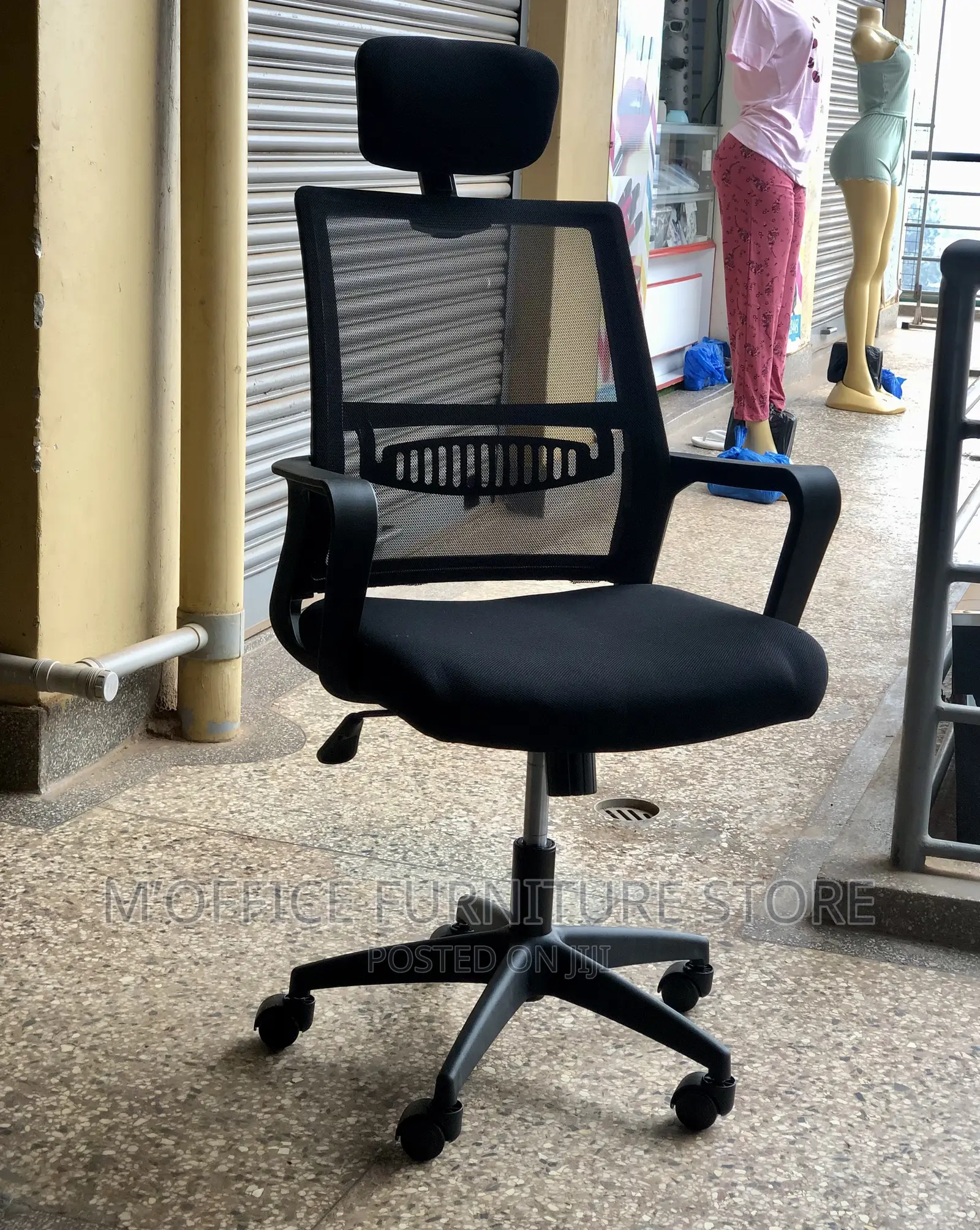 Mesh Back Office Chairs With Headrest