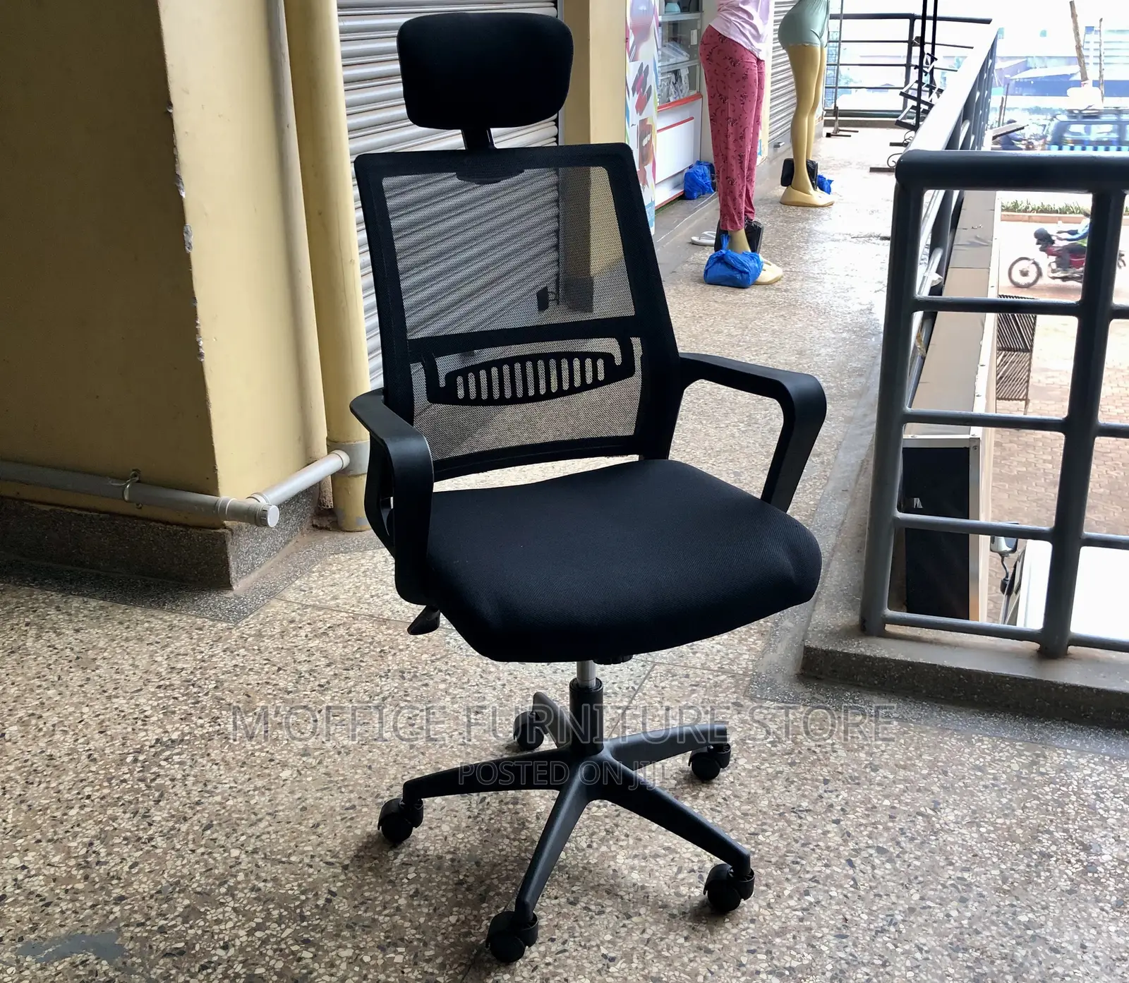 Adjustable Office Chairs With Headrest