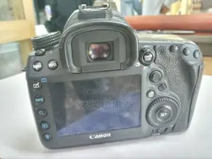 CANON EOS 5D Mark IV Body (Body Only).