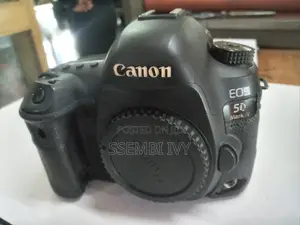 CANON EOS 5D Mark IV Body (Body Only).