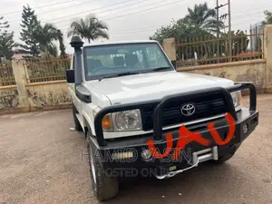 Toyota Land Cruiser 2014 White