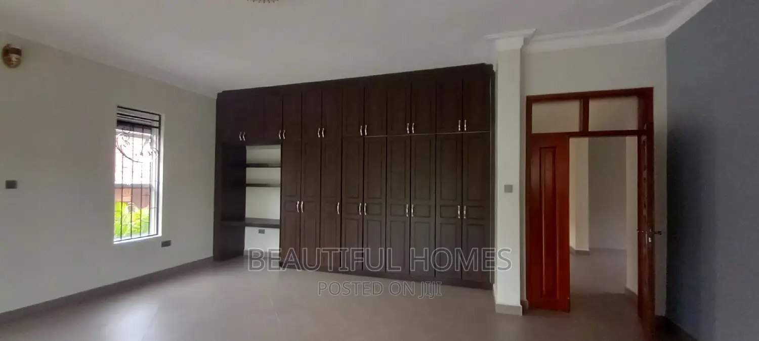 Furnished 5bdrm Duplex in Kira, Central Division for sale