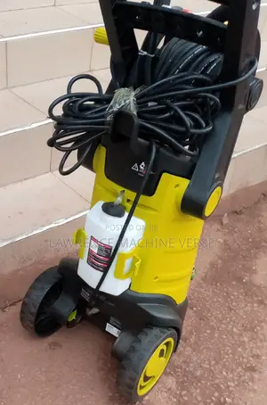 Pressure Washer With 1450 PSI
