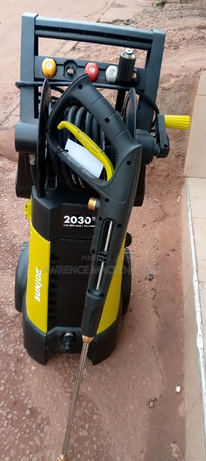 Pressure Washer With 1450 PSI