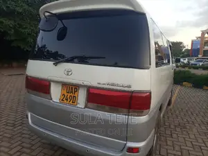 Toyota Regius 1999 White
