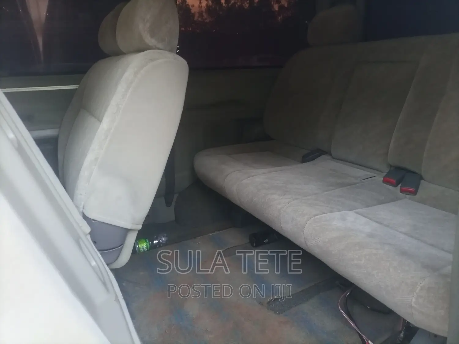 Toyota Regius 1999 White