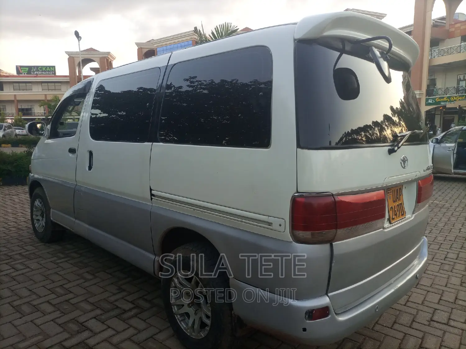 Toyota Regius 1999 White