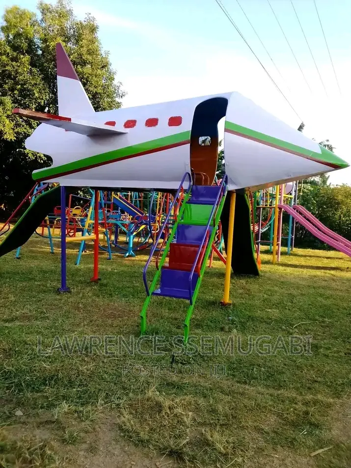 Children Swing Playing (Eroplane)