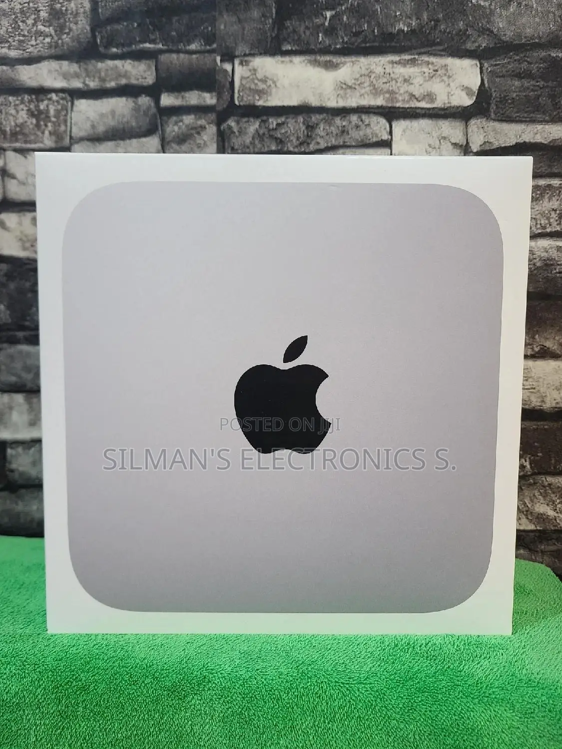 New Desktop Computer Apple Mac Mini M2 8GB Apple M2 SSD 256GB