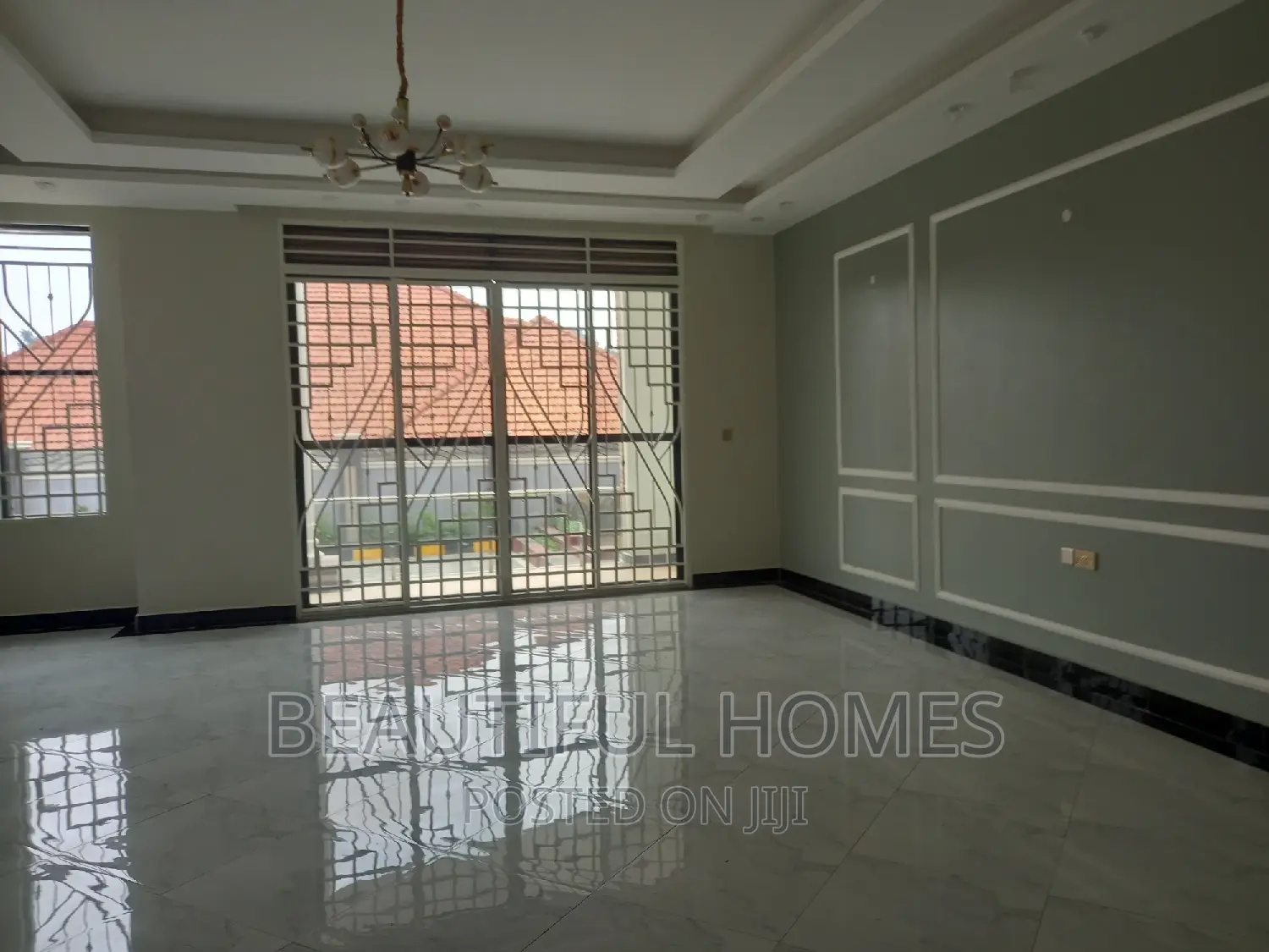 Furnished 6bdrm Duplex in Kira for sale