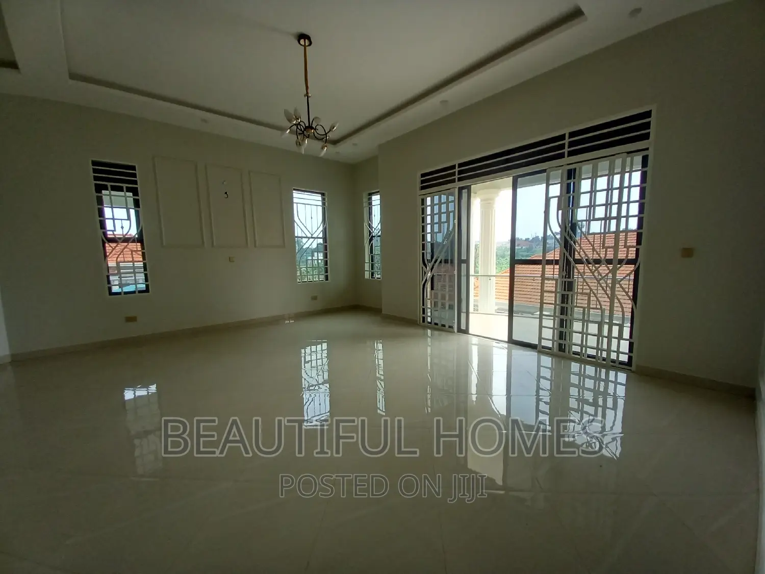 Furnished 6bdrm Duplex in Kira for sale