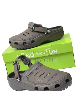Crocs Men's Classic Yukon Vista