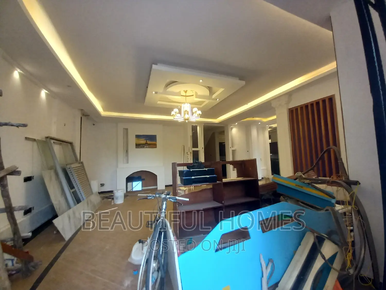 Furnished 5bdrm Duplex in Kira Mamerito for sale