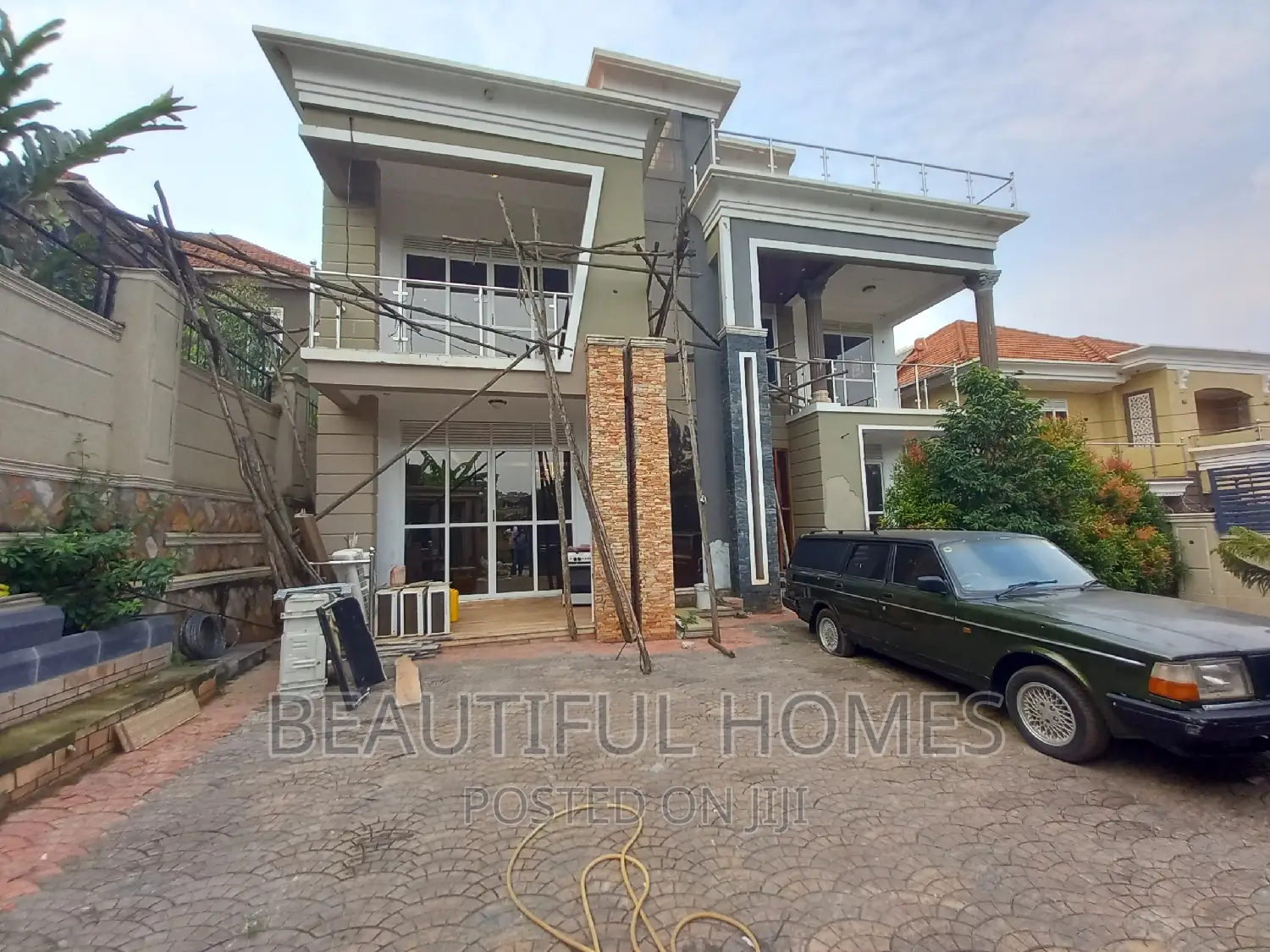 Furnished 5bdrm Duplex in Kira Mamerito for sale