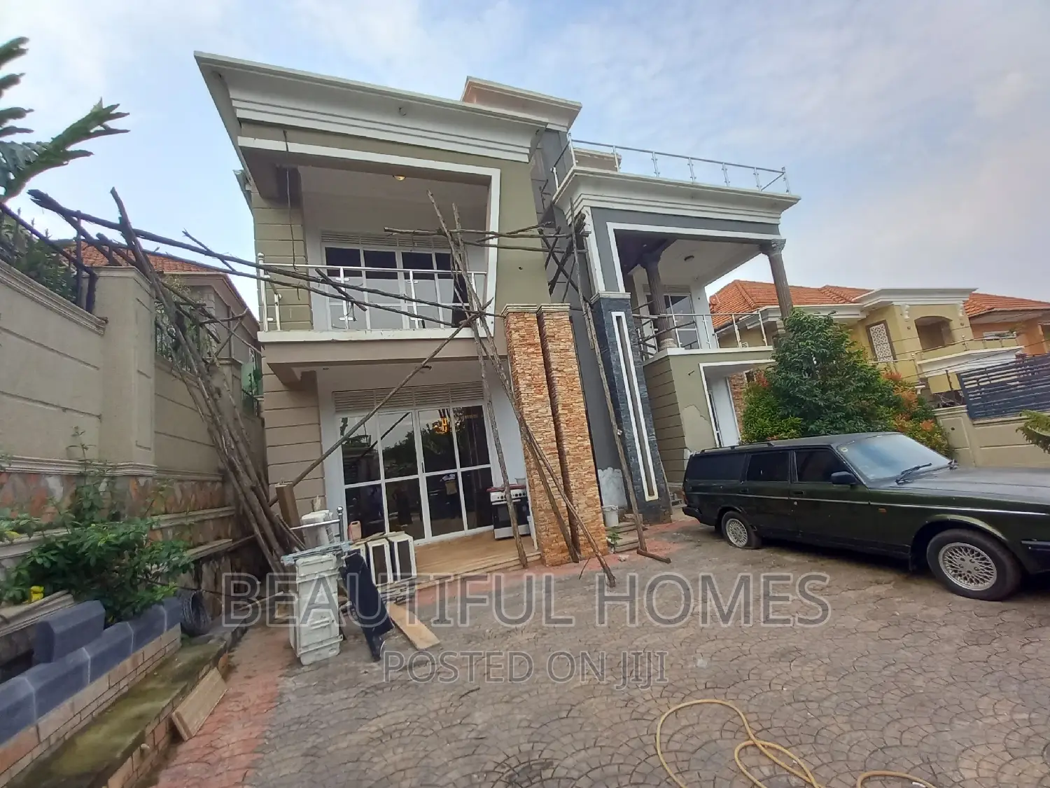Furnished 5bdrm Mansion in Kira  Posh for sale