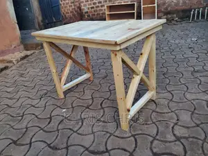Pallet Reading Tables With Chair